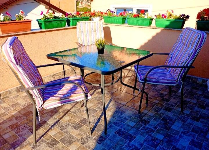 Garden Free Parking Apartamento Saraievo Exterior foto