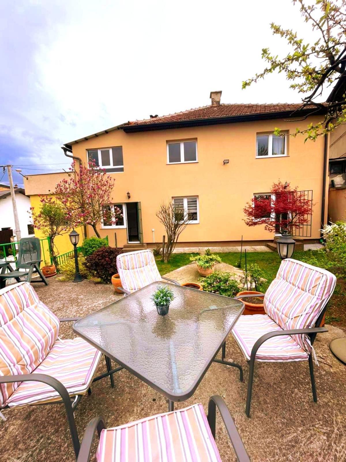 Garden Free Parking Apartamento Saraievo Exterior foto